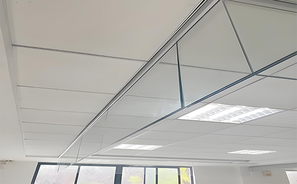 峪泉镇玻璃挡烟垂壁