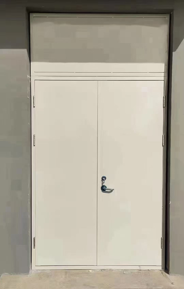 展览馆项目完成大跨度峪泉镇防火门安装